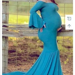 Maternity gown